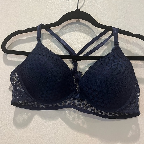 Laura Ashley Navy Lace Bra - Picture 1 of 3